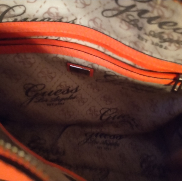 Guess - Picture 4 of 16